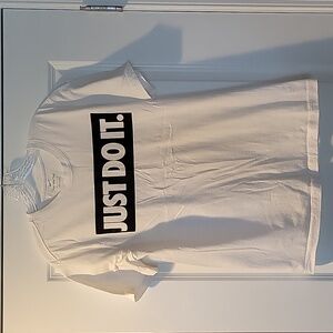 Nike tshirt